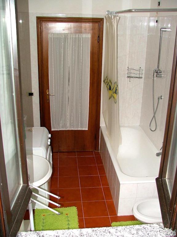 Villa C&C Lierna Szoba fotó